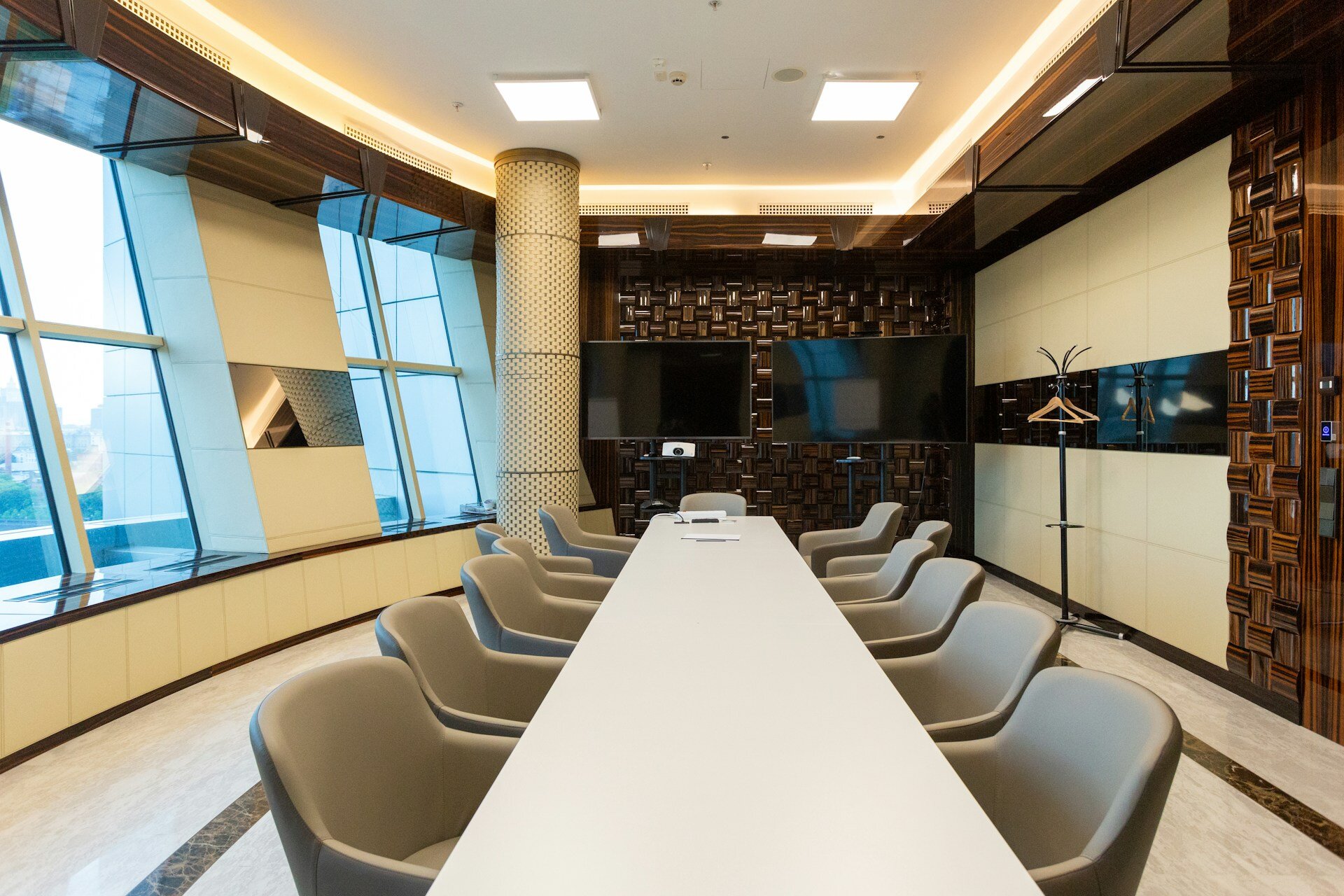 How Zoom and Logitech Are Transforming the Modern Conference Room Experience